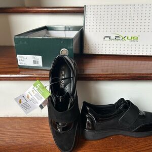 Black Flexus Spring Step Comfort Self-molding Shoes NWT